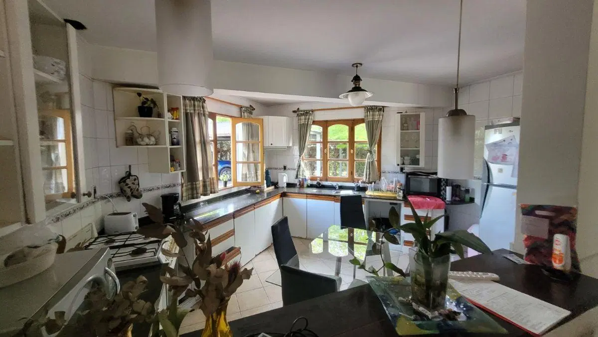 VENTA CASA EN BARRIO CON ACCESO RESTRINGIDO, CALLEJON CERRADO. 4