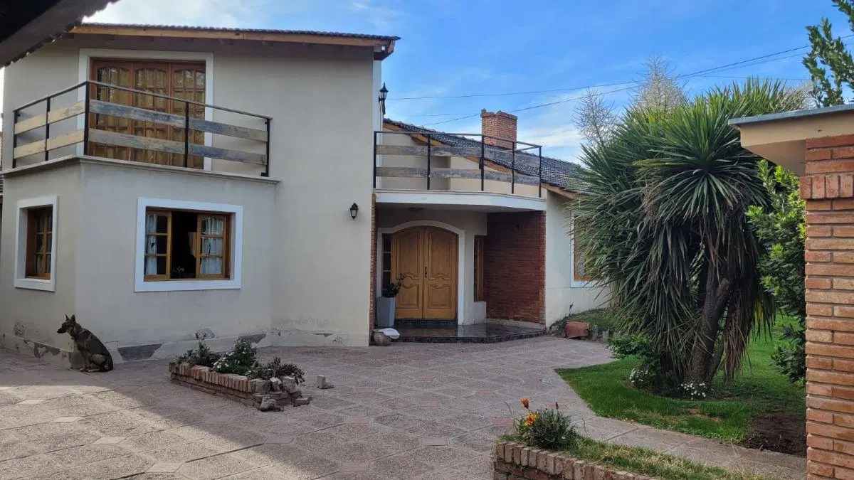 VENTA CASA EN BARRIO CON ACCESO RESTRINGIDO, CALLEJON CERRADO. 5
