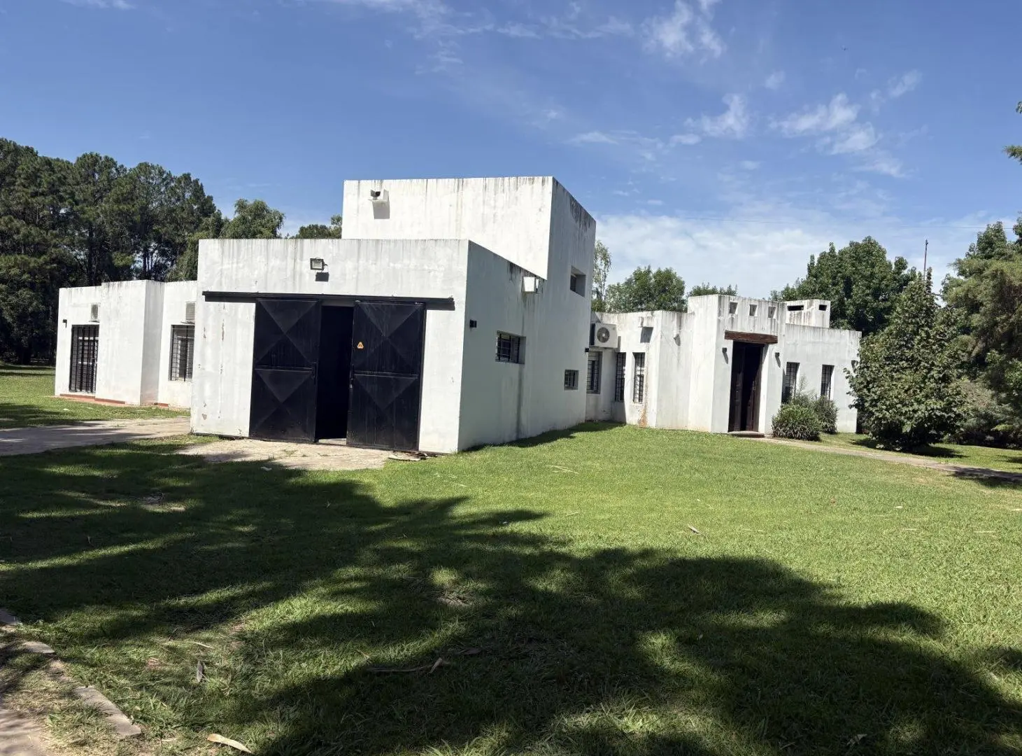FUNES - CASA 4 DORMITORIOS - HERMOSA FORESTACiON 2