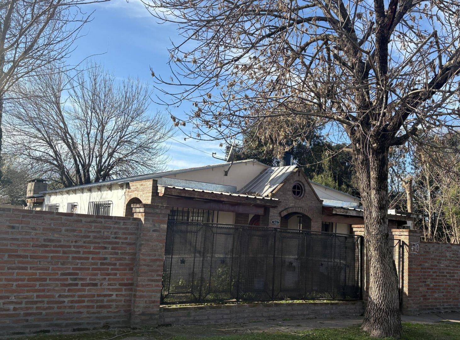 Foto de ROLDÁN- CASA EN VENTA - URBANA- AMPLIO PARQUE, imagen 4