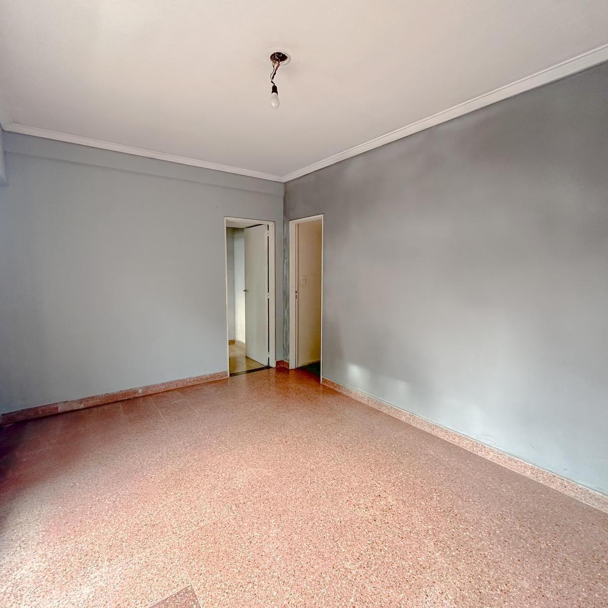 Venta Departamento de 2 Ambientes en Villa Luro 2