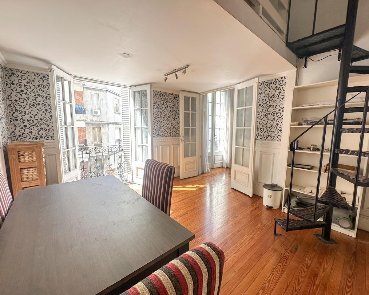 Departamento en Venta en Edificio Historico 8 Ambientes 2