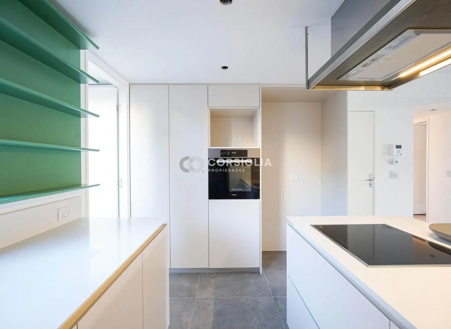 Departamento  en alquiler de 4 ambientes con dependencia y 2 cocheras en Caballito 2