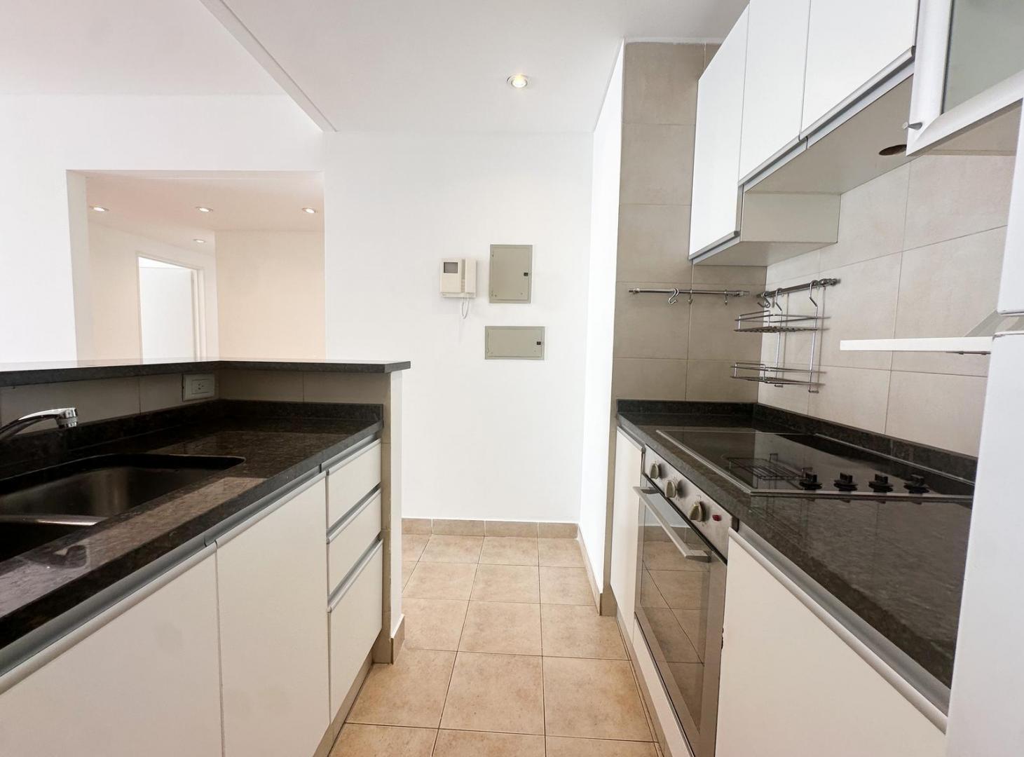 Foto de DEPARTAMENTO EN VENTA DE 3 AMBIENTES CON COCHERA Y BALCON CABALLITO, imagen 4
