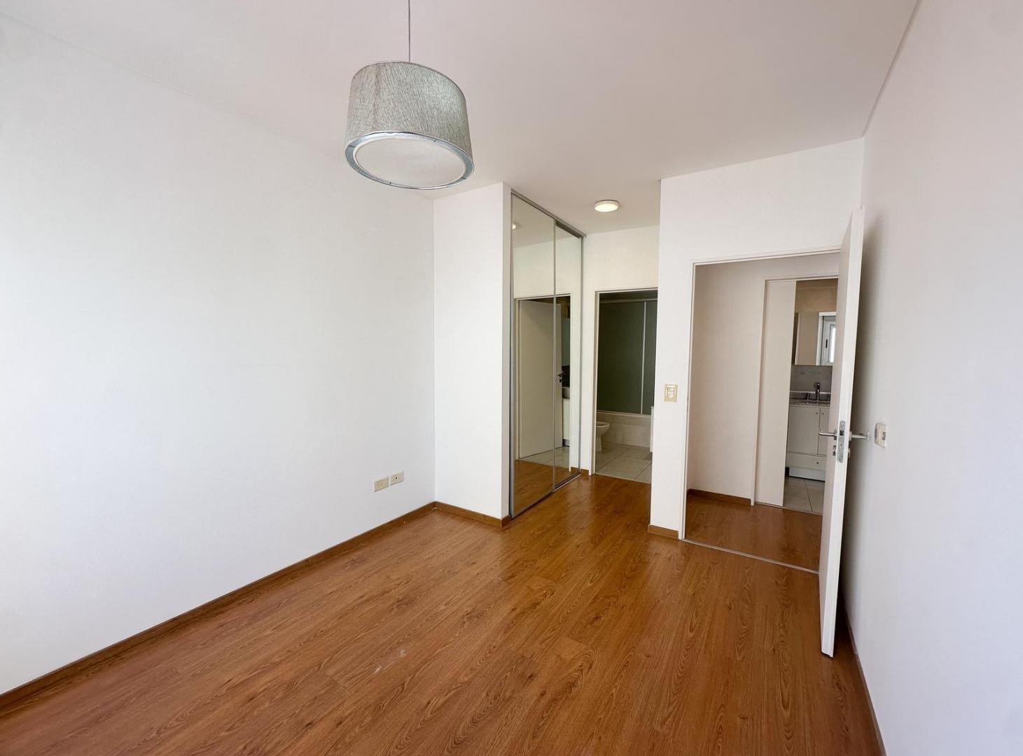 Foto de DEPARTAMENTO EN VENTA DE 3 AMBIENTES CON COCHERA Y BALCON CABALLITO, imagen 5