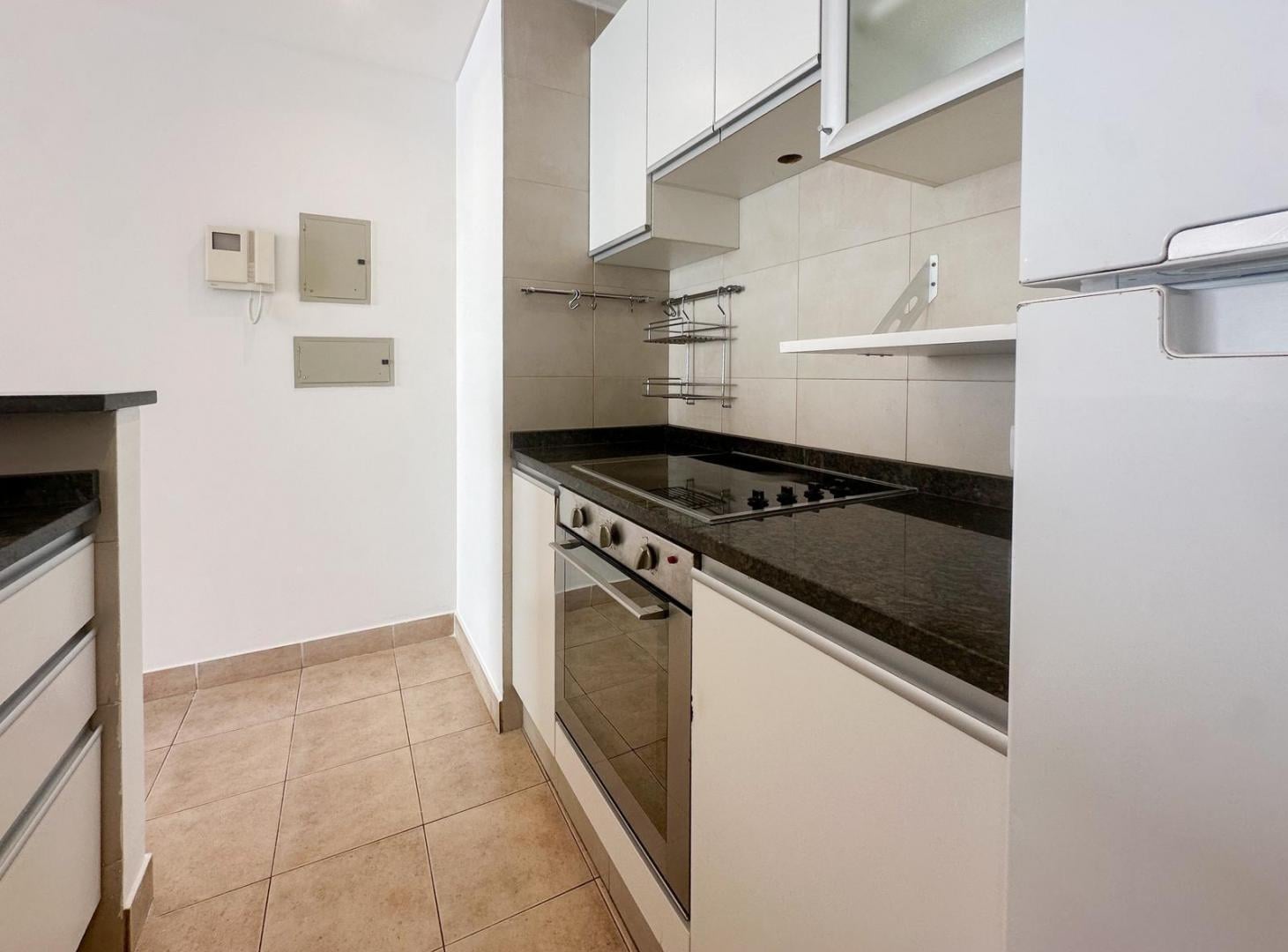 Foto de Alquiler departamento 3 ambientes con cochera Apto Profesional, imagen 2