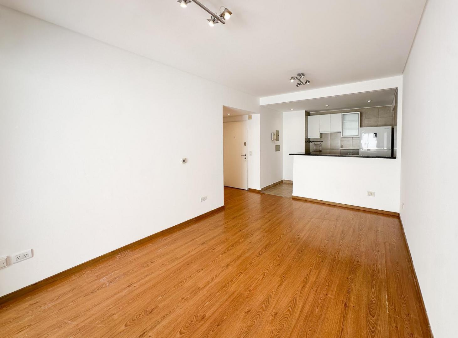 Foto de Alquiler departamento 3 ambientes con cochera Apto Profesional, imagen 4