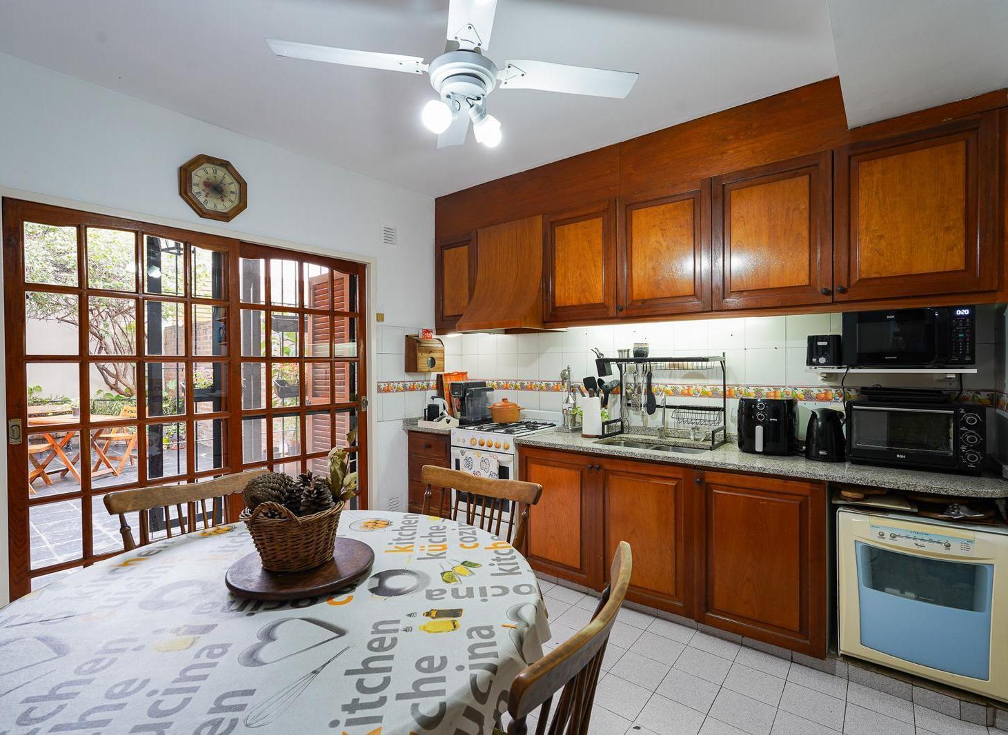 Foto de VENTA DUPLEX CON COCHERA EN PARQUE CHACABUCO, imagen 2