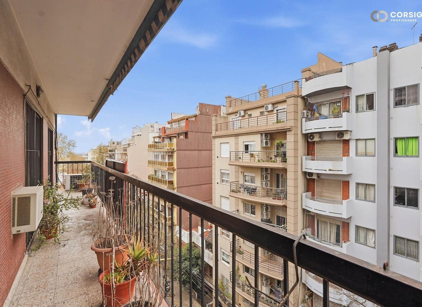 Foto de Venta departamento de 4 ambientes con dependencia en Flores, imagen 1