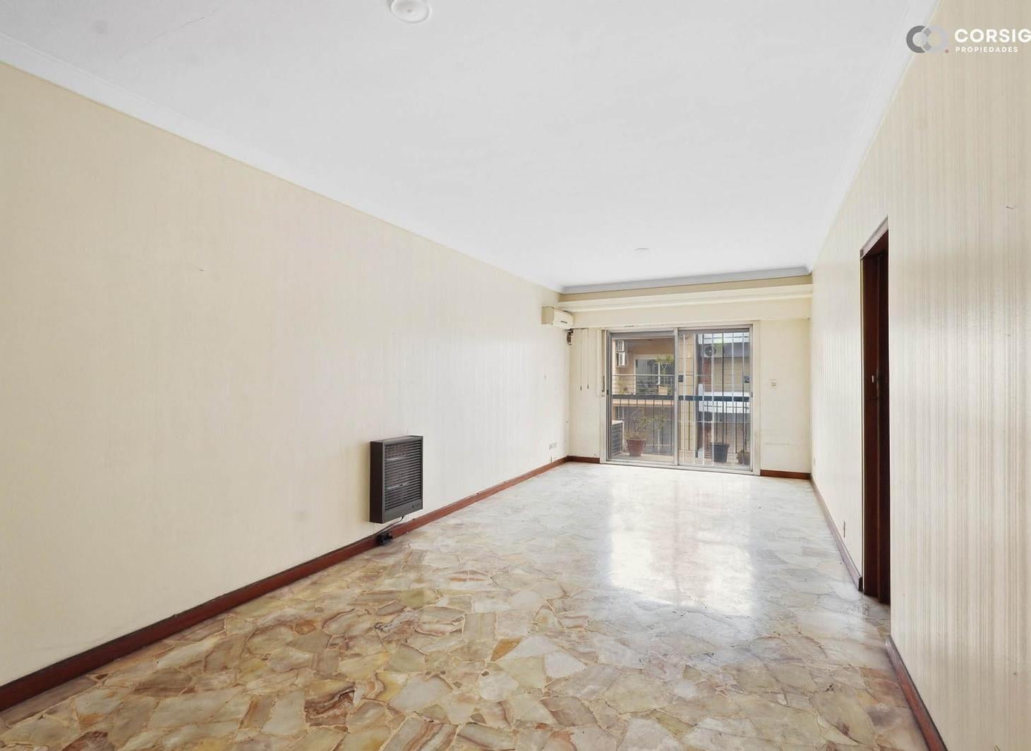 Foto de VENTA DEPARTAMENTO DE 3 AMBIENTES CON ESCRITORIO Y DEPENDENCIA EN FLORES, imagen 2