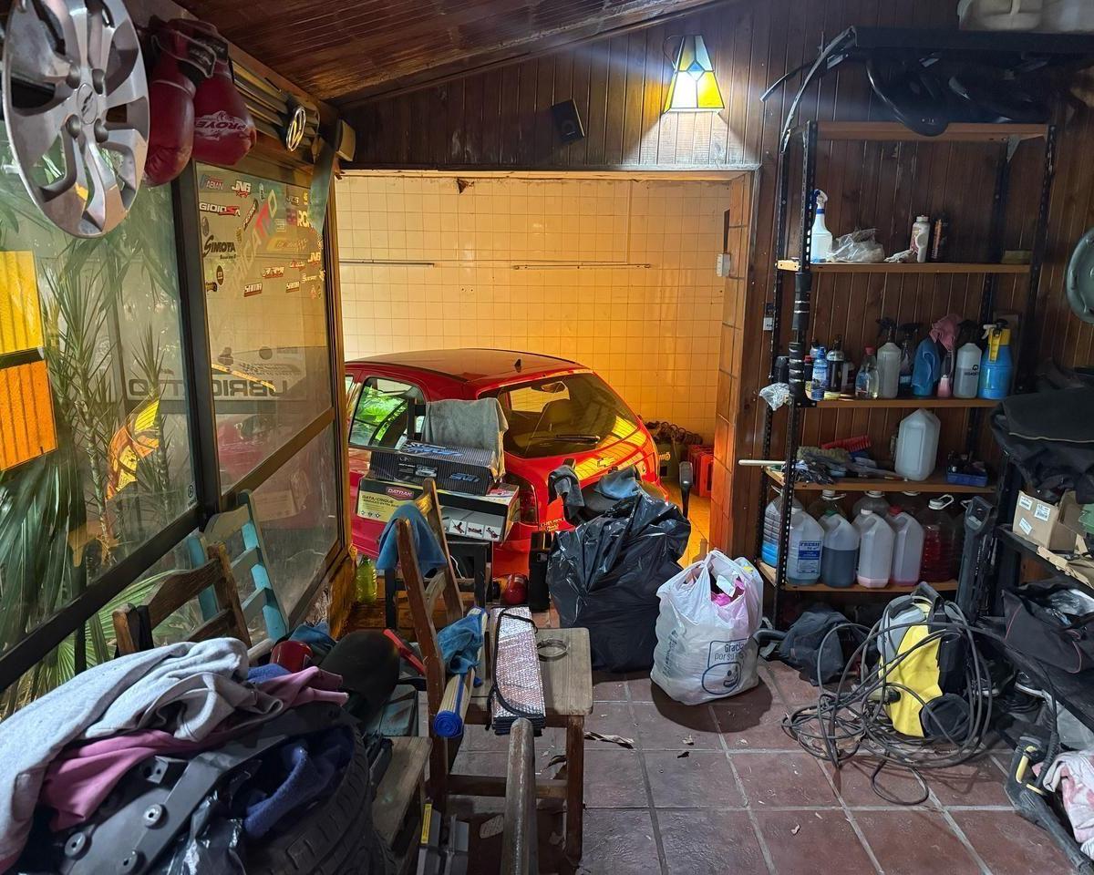 Casa con Doble Entrada con Pileta y Quincho 4