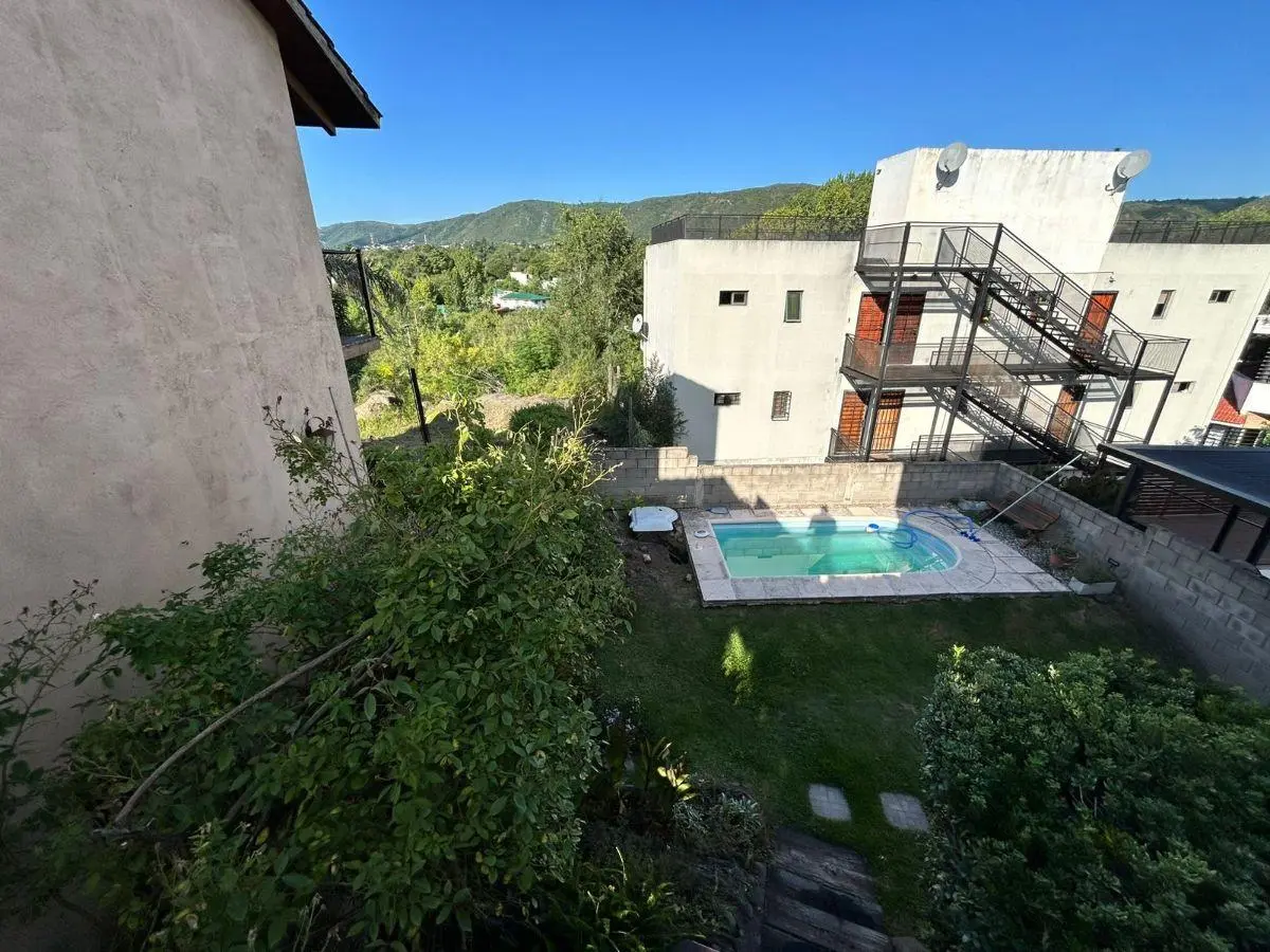 VENDO CASA 4 DORMITORIOS, COCHERA, PILETA EN CARLOS PAZ 5