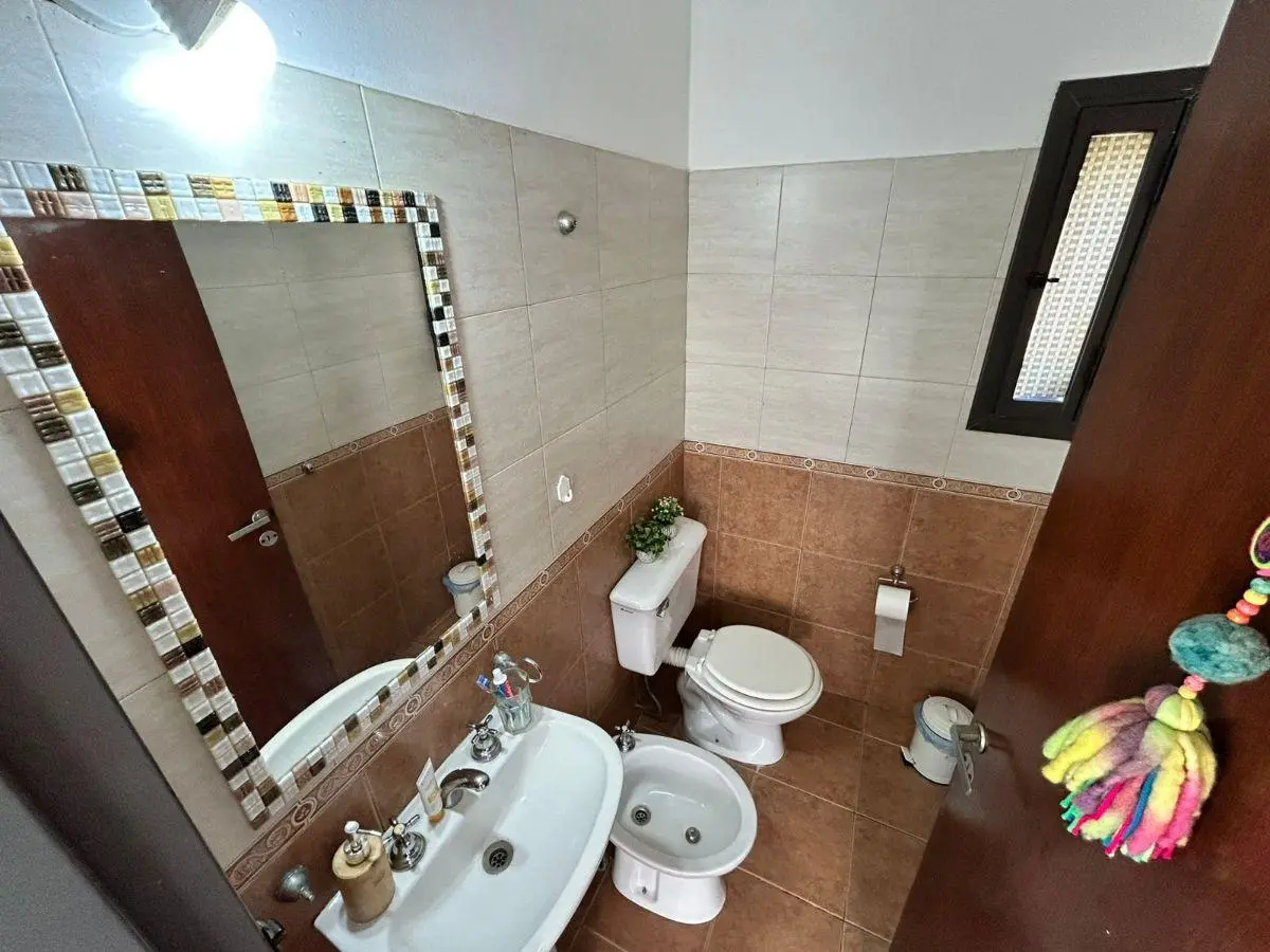 VENDO CASA 4 DORMITORIOS, COCHERA, PILETA EN CARLOS PAZ 2