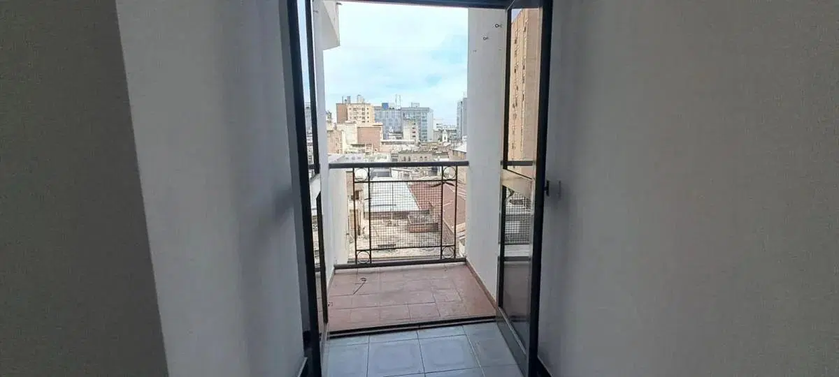 VENDO DEPTO. 1 DORMI C BALCON EN B CENTRO 4