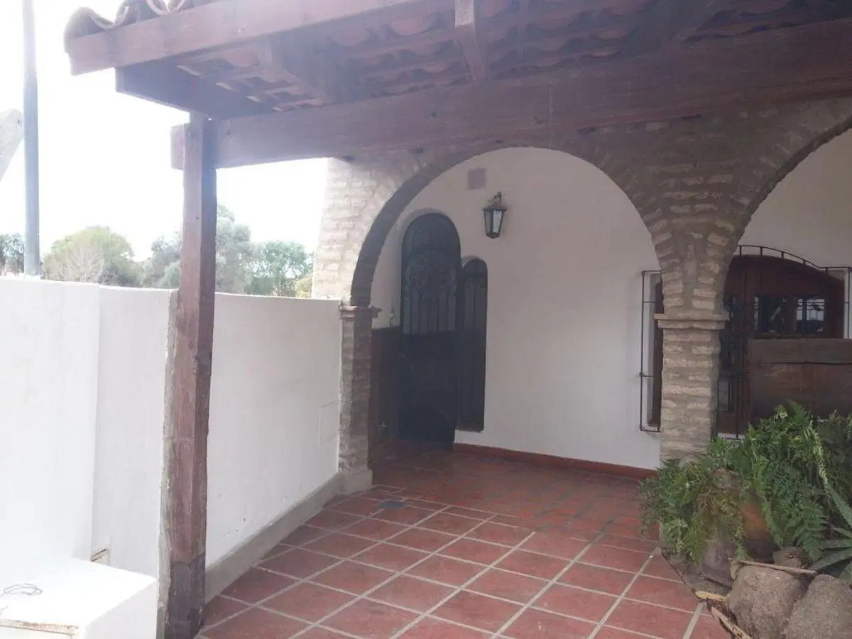 ALQUILO CASA 2 DORMITORIOS - PATIO - GRANJA DE FUNES 8