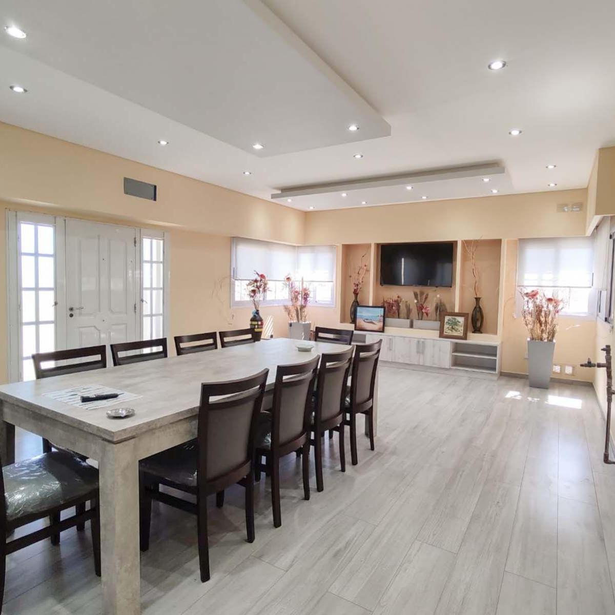 VENTA Casa 3 dormitorios  sobre lote de 1200mts