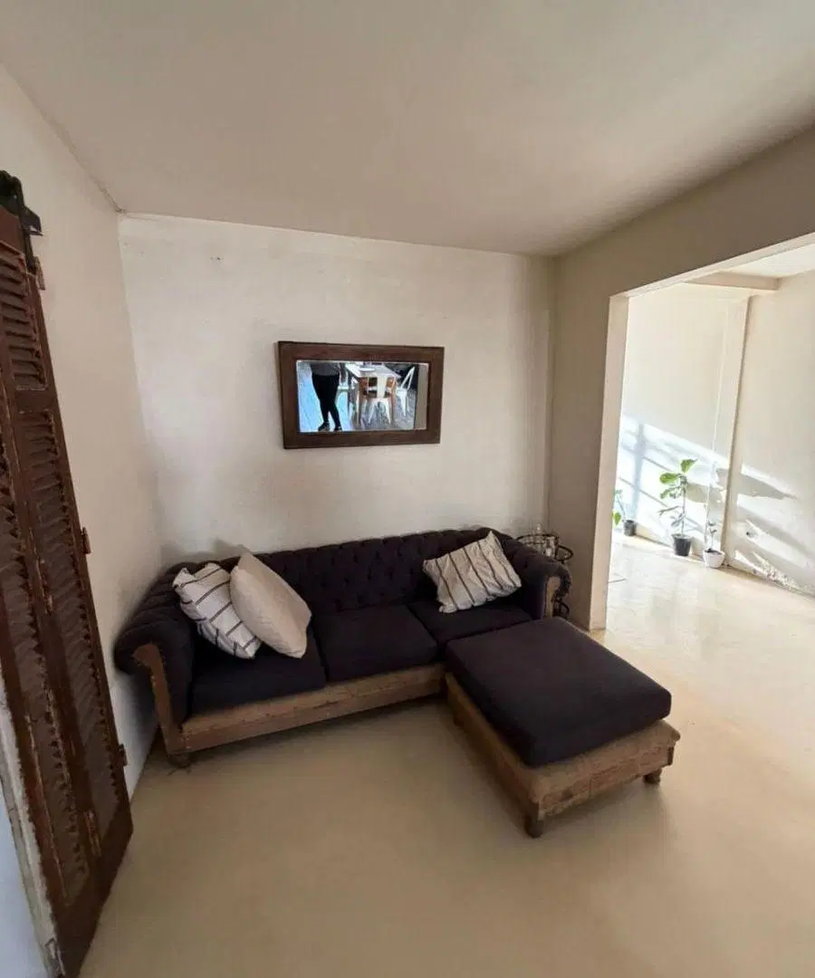 Casa de 5 ambientes reciclada, estilo industrial - Temperley Este 5