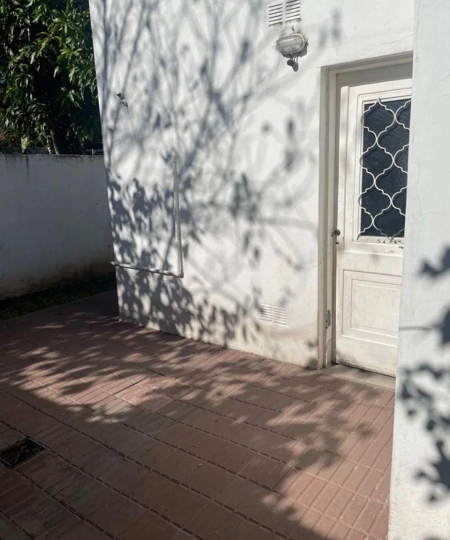 Muy lindo dpto. interno de 3 ambientes con jardín - Banfield Oeste 3