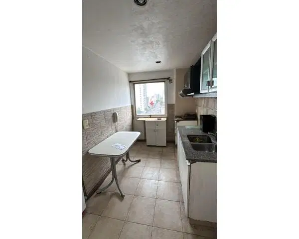 Dpto. de 2 ambientes en muy buena ubicación - Lomas de Zamora Este 4