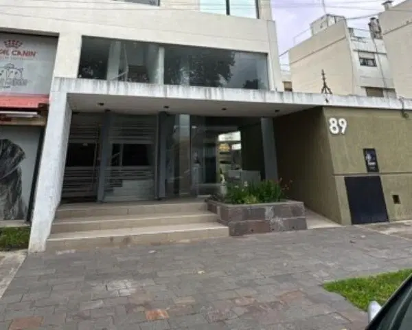 Dpto. de 2 ambientes en muy buena ubicación - Lomas de Zamora Este 2