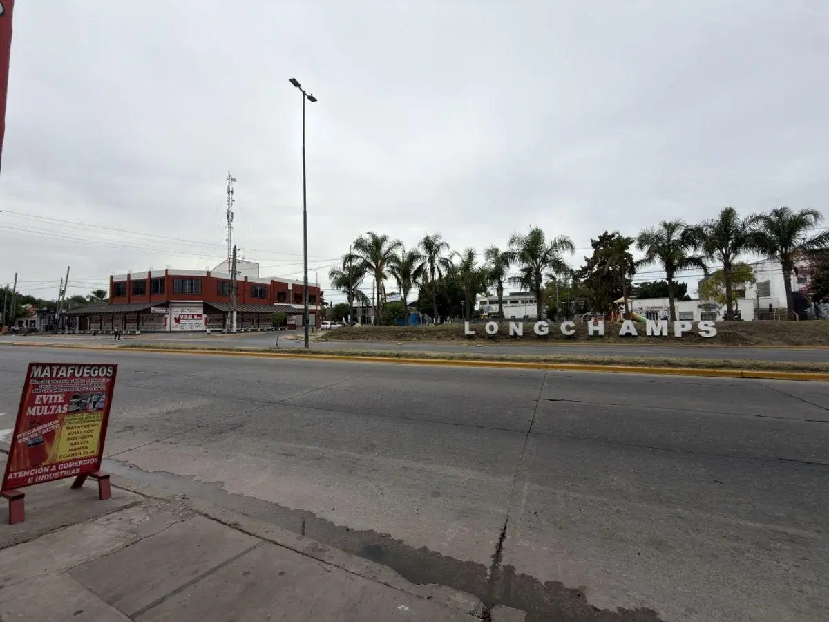 ALQUILER Local Comercial en Longchamps sobre Av. H. Yrigoyen 8