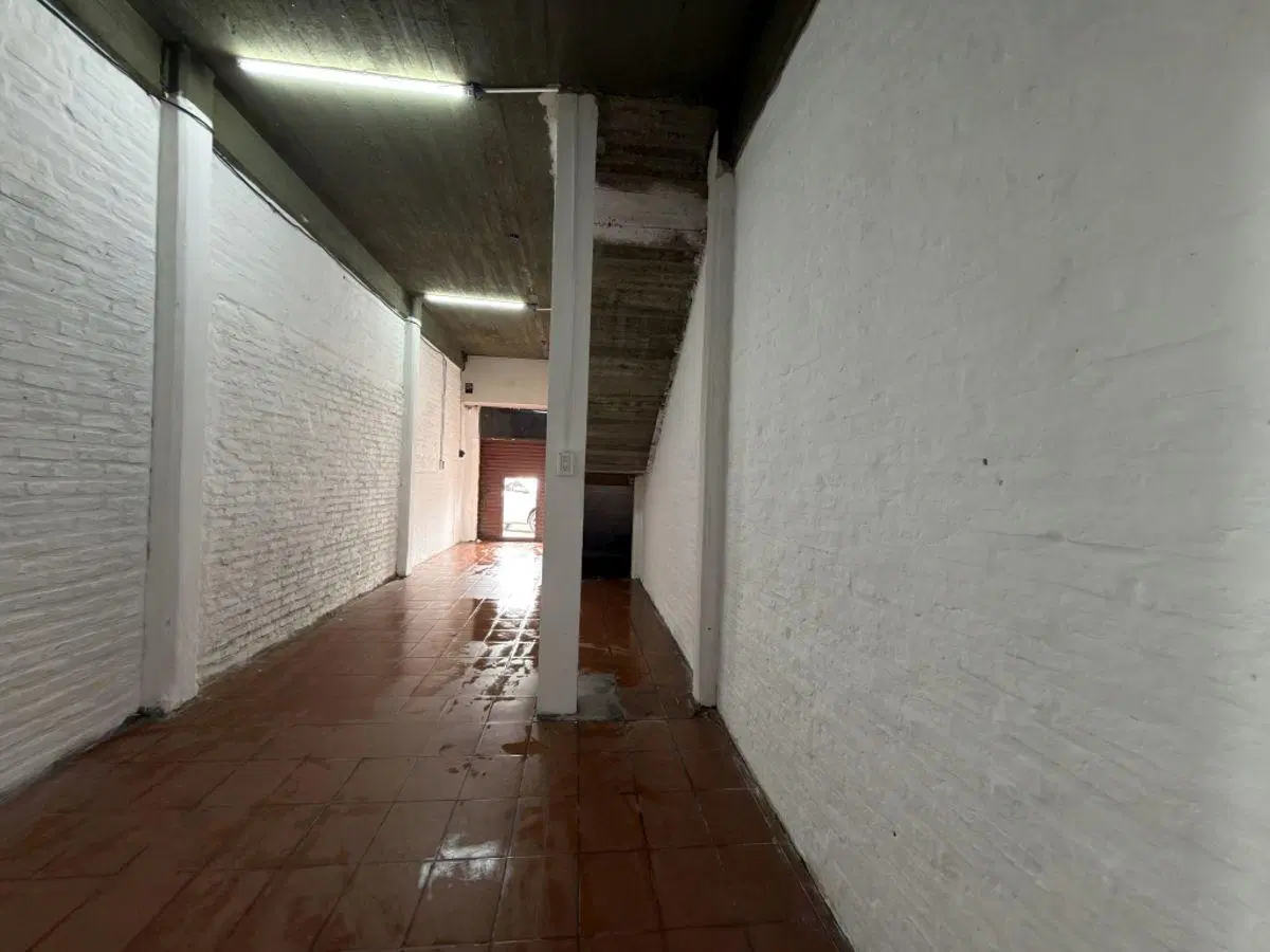 ALQUILER Local Comercial en Longchamps sobre Av. H. Yrigoyen 4