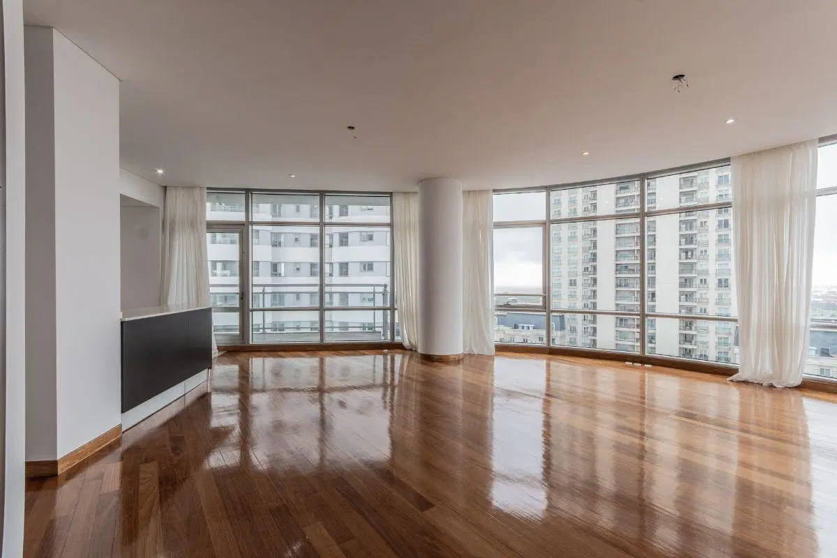 Alquiler tres ambientes balcón cochera baulera vista ciudad - piso 22 Mulieris Puerto Madero 3