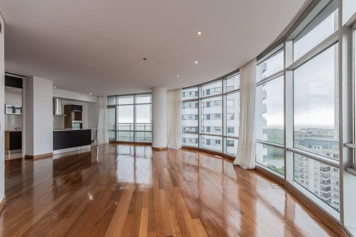 Alquiler tres ambientes balcón cochera baulera vista ciudad - piso 22 Mulieris Puerto Madero 5