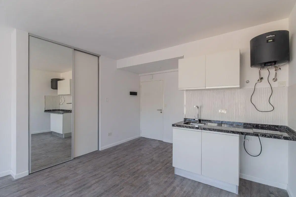 Venta departamento a estrenar piso 5 apto profesional y apto temporario Monserrat 2