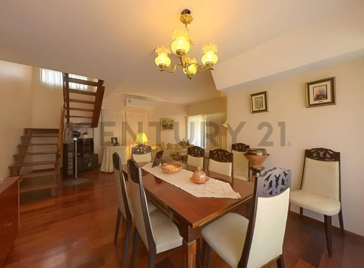 Venta de Casa Chalet de 5 Ambientes en Villa Pueyrredón, Cap 5