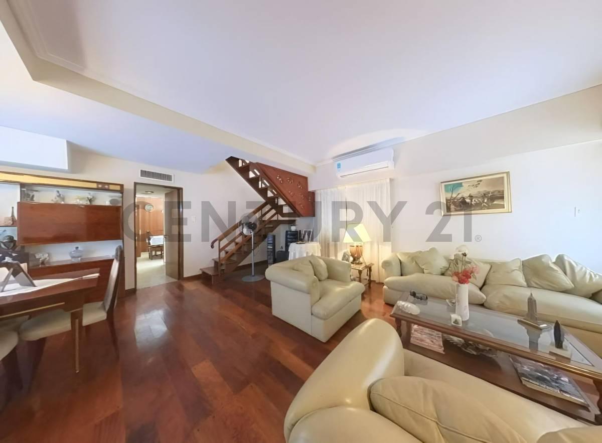 Venta de Casa Chalet de 5 Ambientes en Villa Pueyrredón, Cap 1