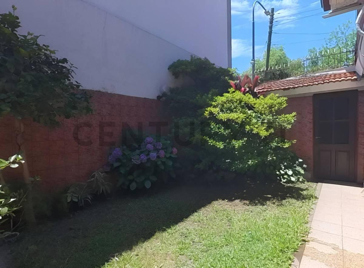 Venta de Casa Chalet de 5 Ambientes en Villa Pueyrredón, Cap 3