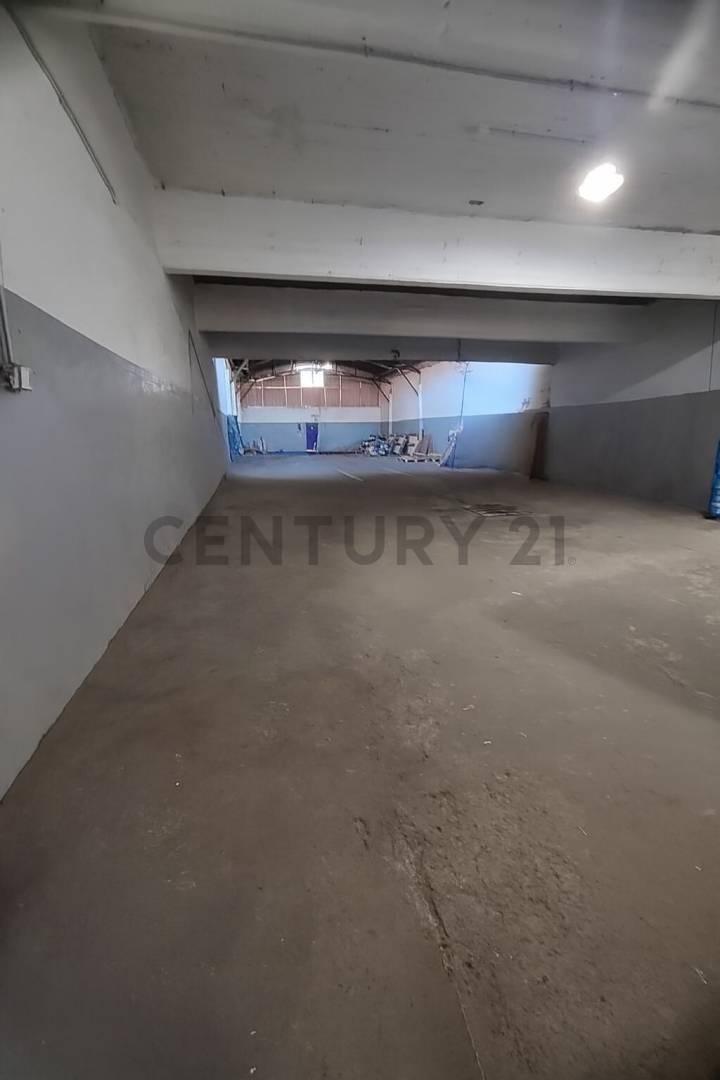 Venta galpon-Deposito Villa Luzuriaga