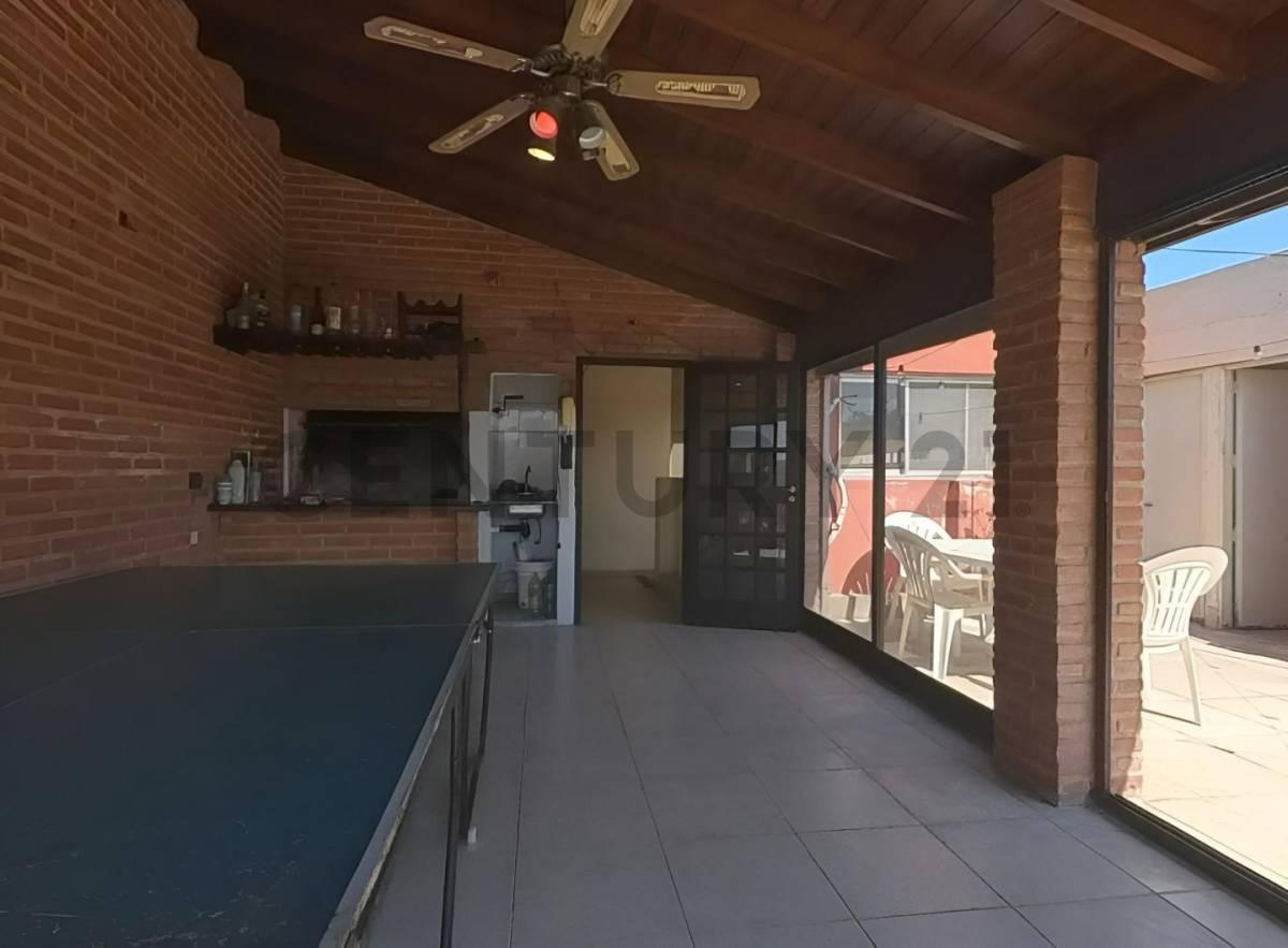 Foto de Venta de PH AMPLIO 4 AMBIENTES CON 150m2 CUBIERTOS / 166M2 TOTALES / +, imagen 2