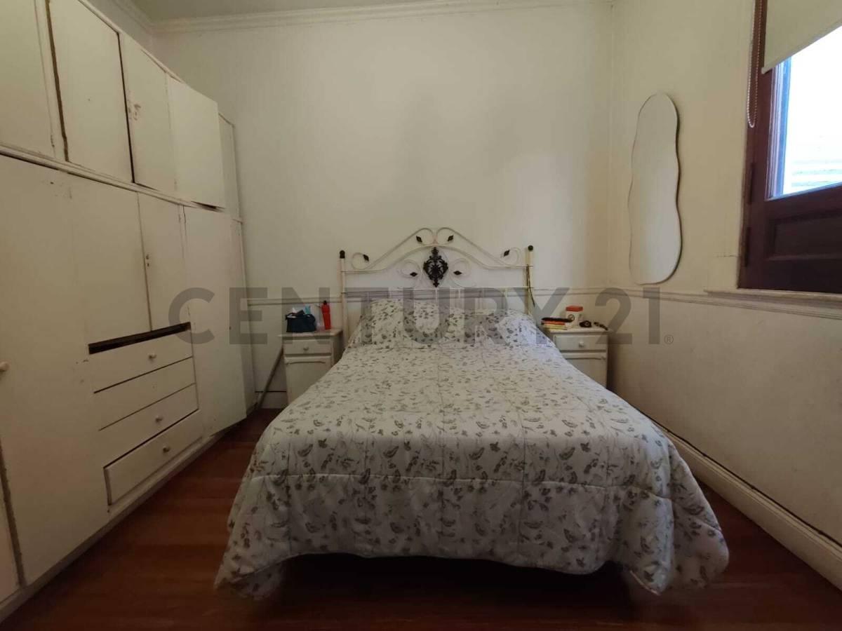 Foto de Casa de 4 ambientes en lote propio – Parque Chacabuco, imagen 4