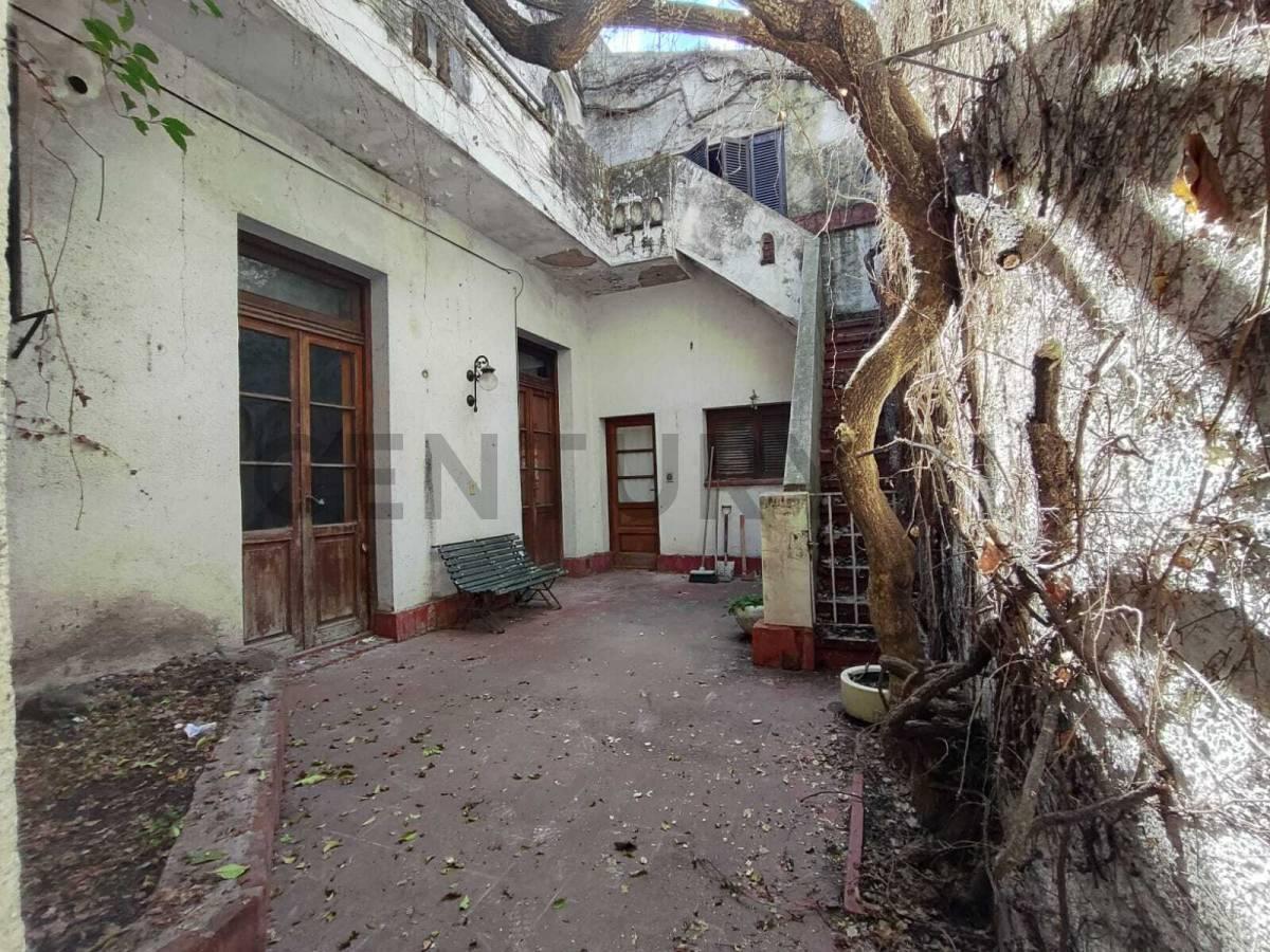Foto de Casa de 6 ambientes en lote propio – Villa Pueyrredón, imagen 2