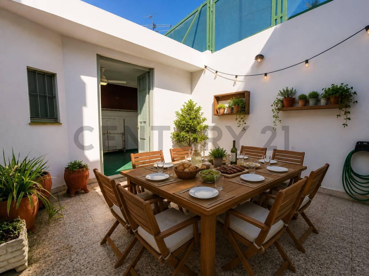 Foto de VENTA CASA DE 3 AMBIENTES | LOCAL COMERCIAL | TERRAZA | QUINCHO |, imagen 3