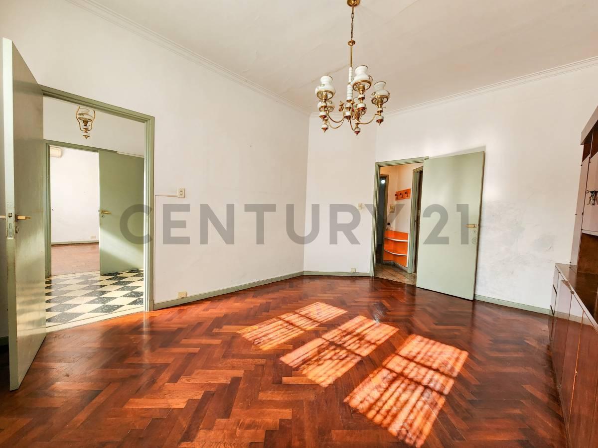 Foto de VENTA CASA DE 3 AMBIENTES | LOCAL COMERCIAL | TERRAZA | QUINCHO |, imagen 5