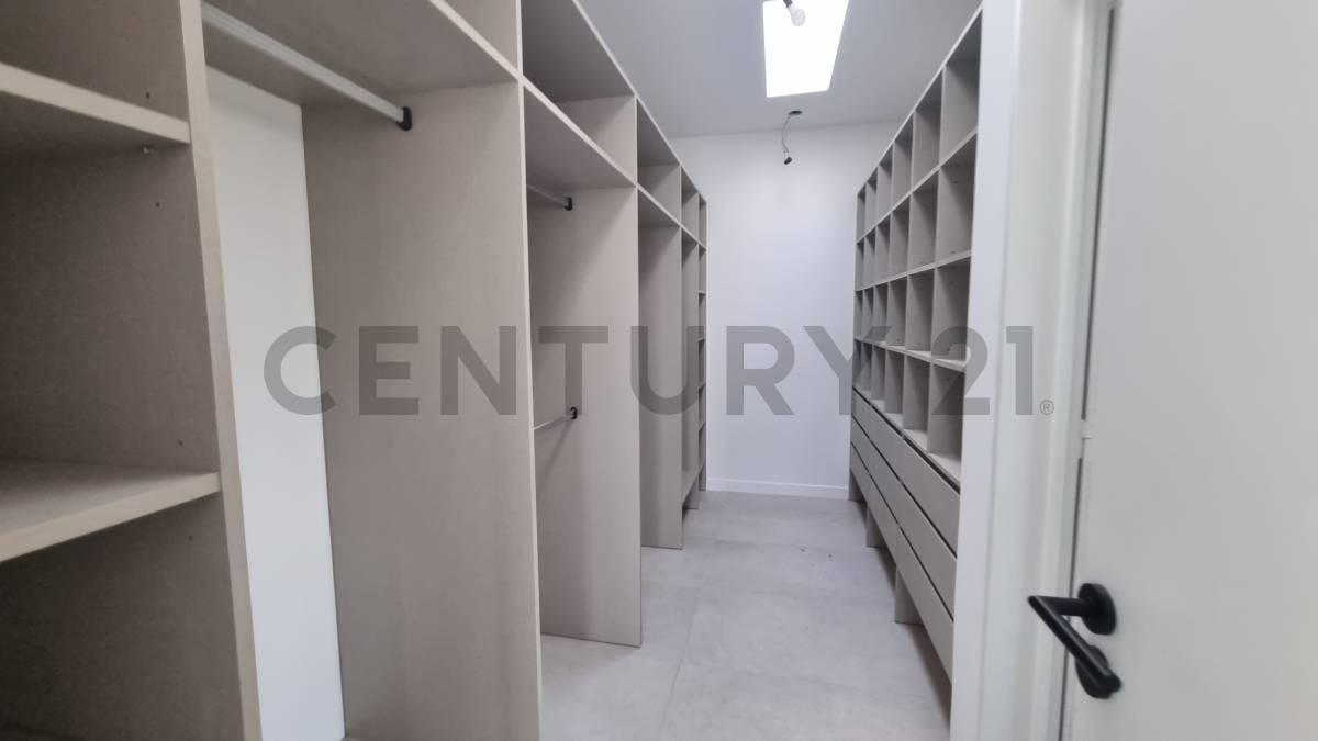 VENTA Casa a ESTRENAR en Barrio Santa Ana