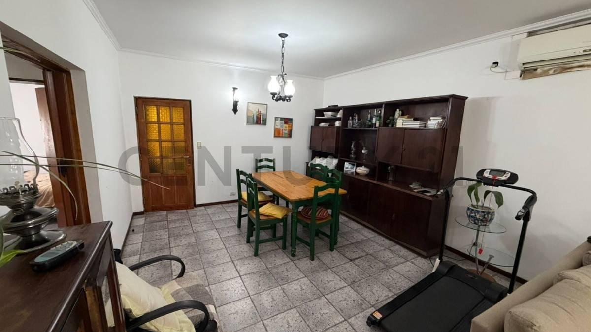CASA EN VENTA 4 AMBIENTES - BENAVIDEZ
