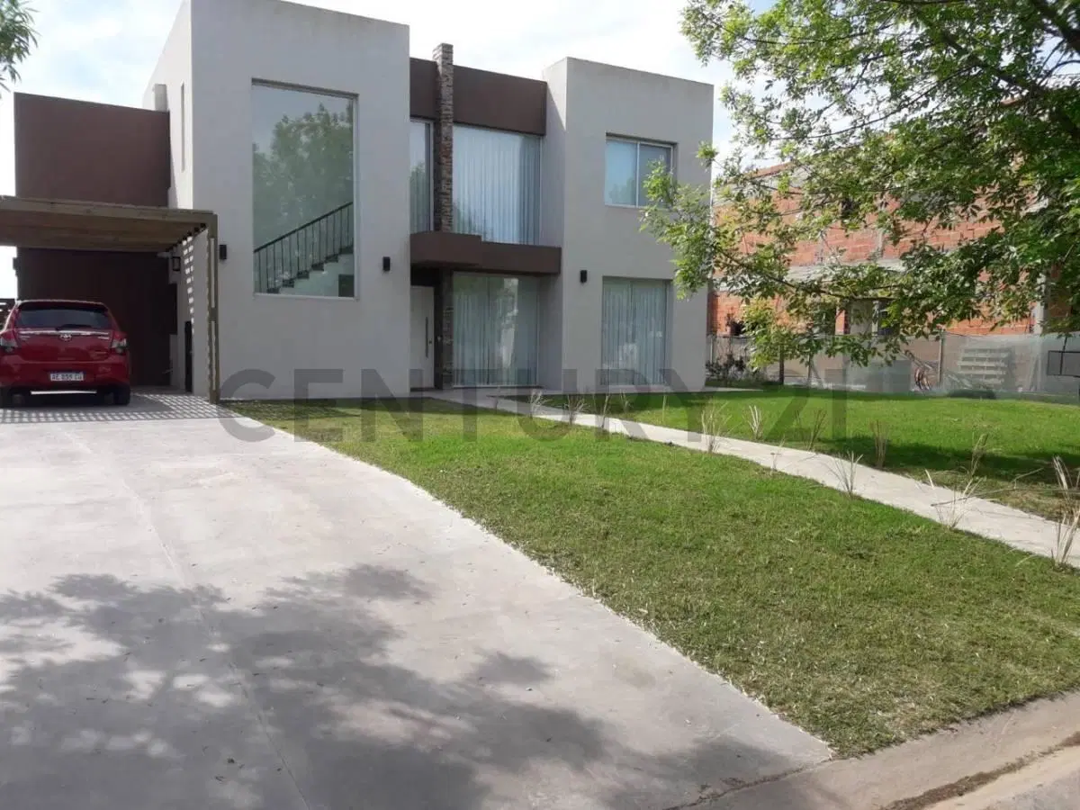 Casa en alquiler de 5 ambientes al agua en Barrio El Cantón Islas – Escobar 2