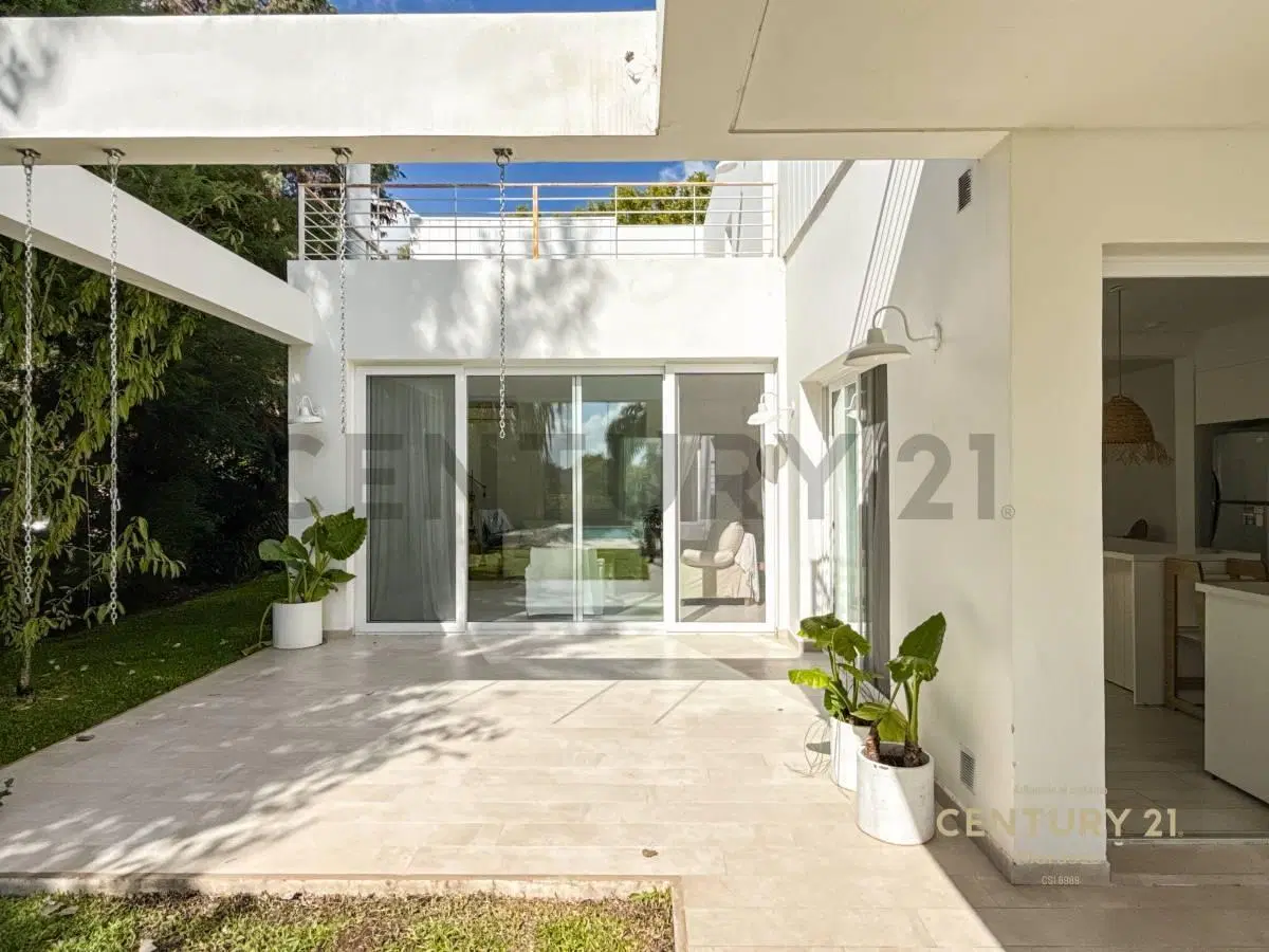 Venta de Casa en Lote al río -Santa Catalina, Villanueva, Tigre, con muelle propio. Orientación Noro 5