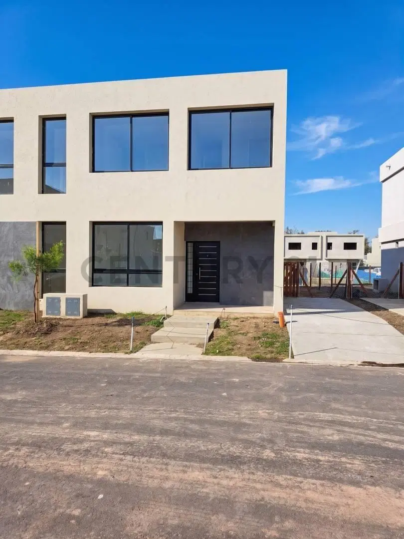 VENTA CASA 4 AMBIENTES C/ ESCRITORIO, DEPENDENCIA O 4TO DORMITORIO - SPRINGPARK, PILAR 8