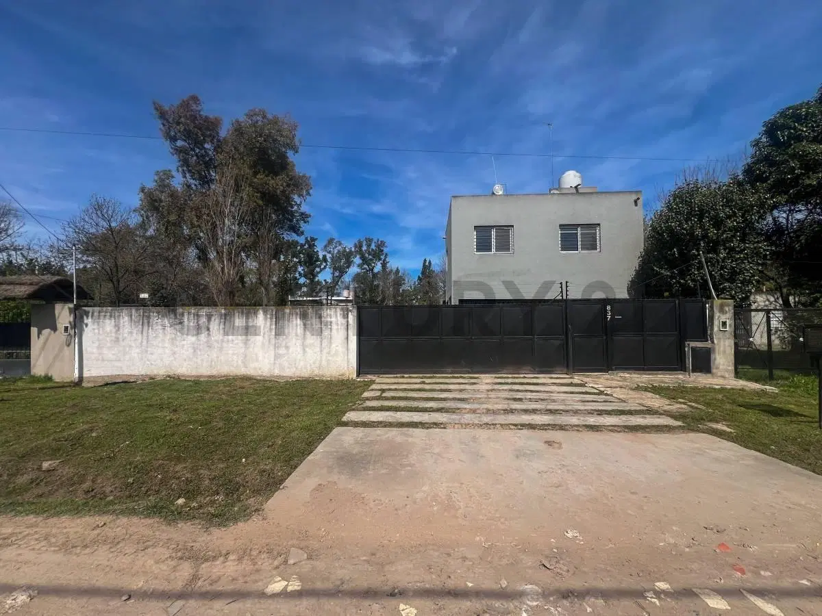 PERMUTA Venta de casa 4 ambientes - General Roddriguez 8