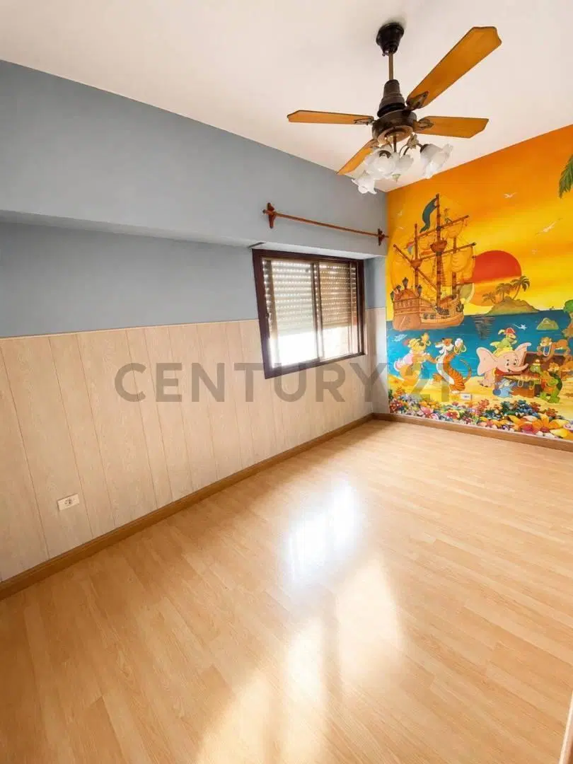 Venta Departamento 4 ambientes con dependencia/escritorio - Caseros, Tres de Febrero. 4