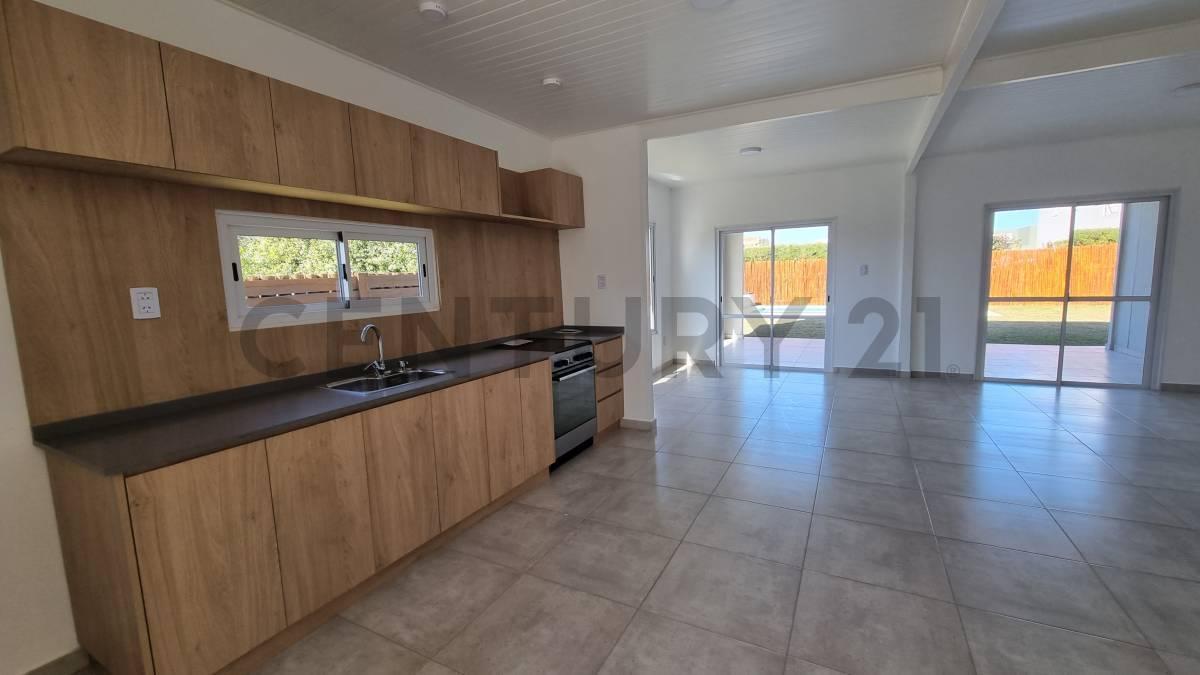 Foto de CASA 4 AMBIENTES EN ALQUILER POR DOS AÑOS - Barrio Náutico Vila Marina, imagen 3