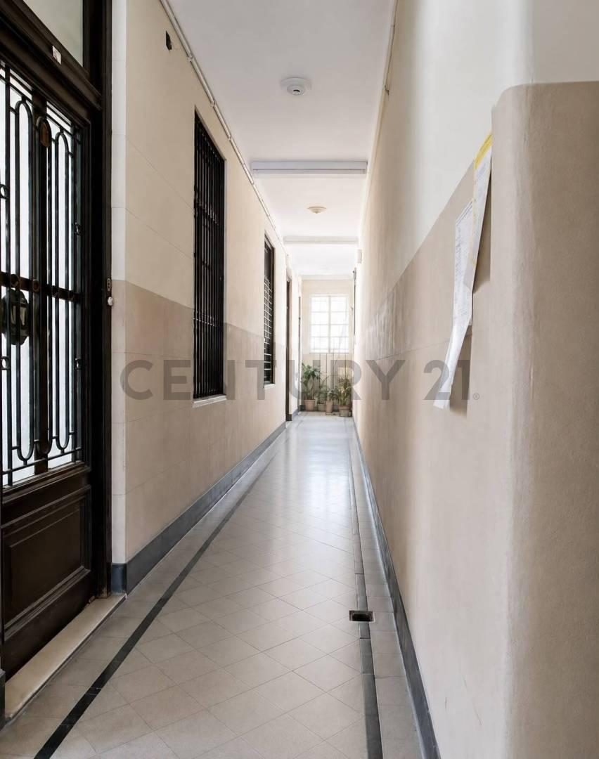 Foto de Departamento de 4 ambientes con patio y dependencia en una ubicación, imagen 5