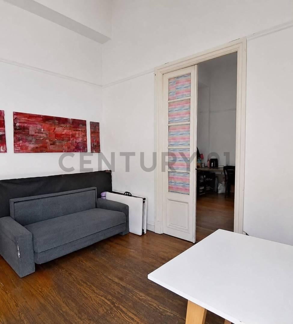 Foto de Departamento de 4 ambientes con patio y dependencia en una ubicación, imagen 1