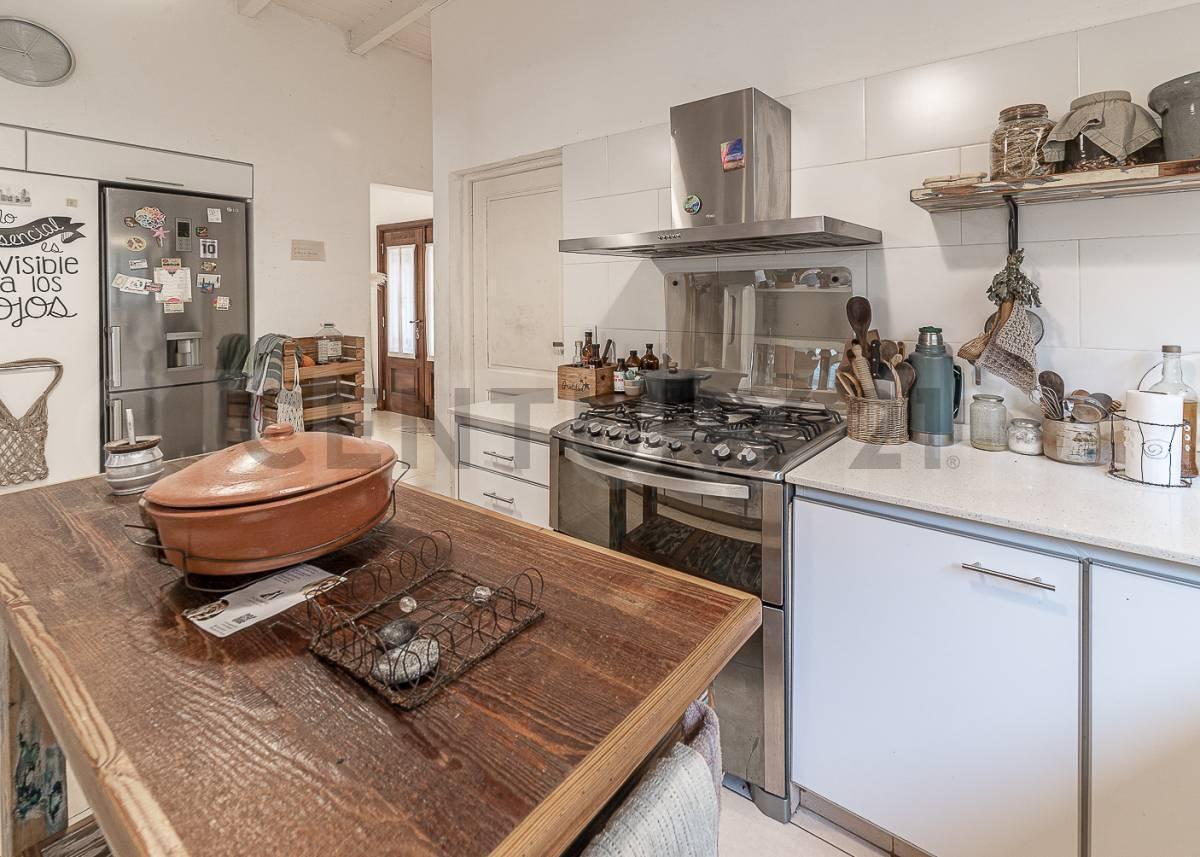 Foto de VENTA Casa 5 Ambientes en 1 Planta con Vista a la Laguna — Cantón, imagen 2