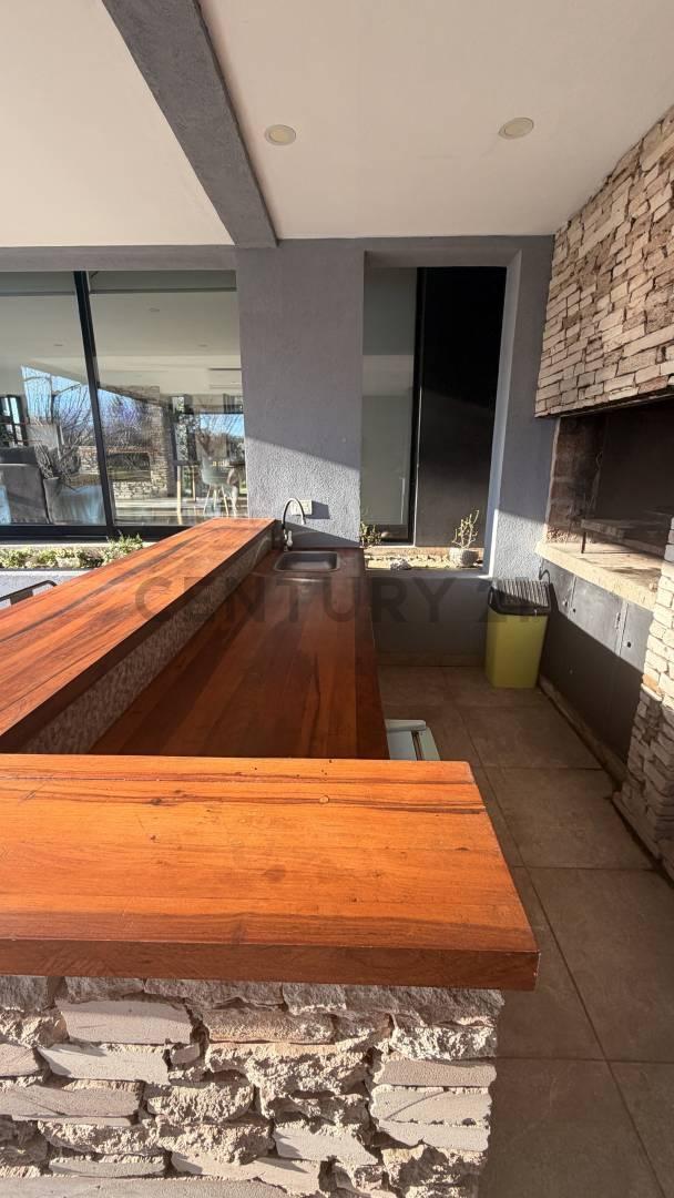 Foto de Casa en Alquiler anual El Cantón Norte Amoblada 5 ambientes, imagen 2